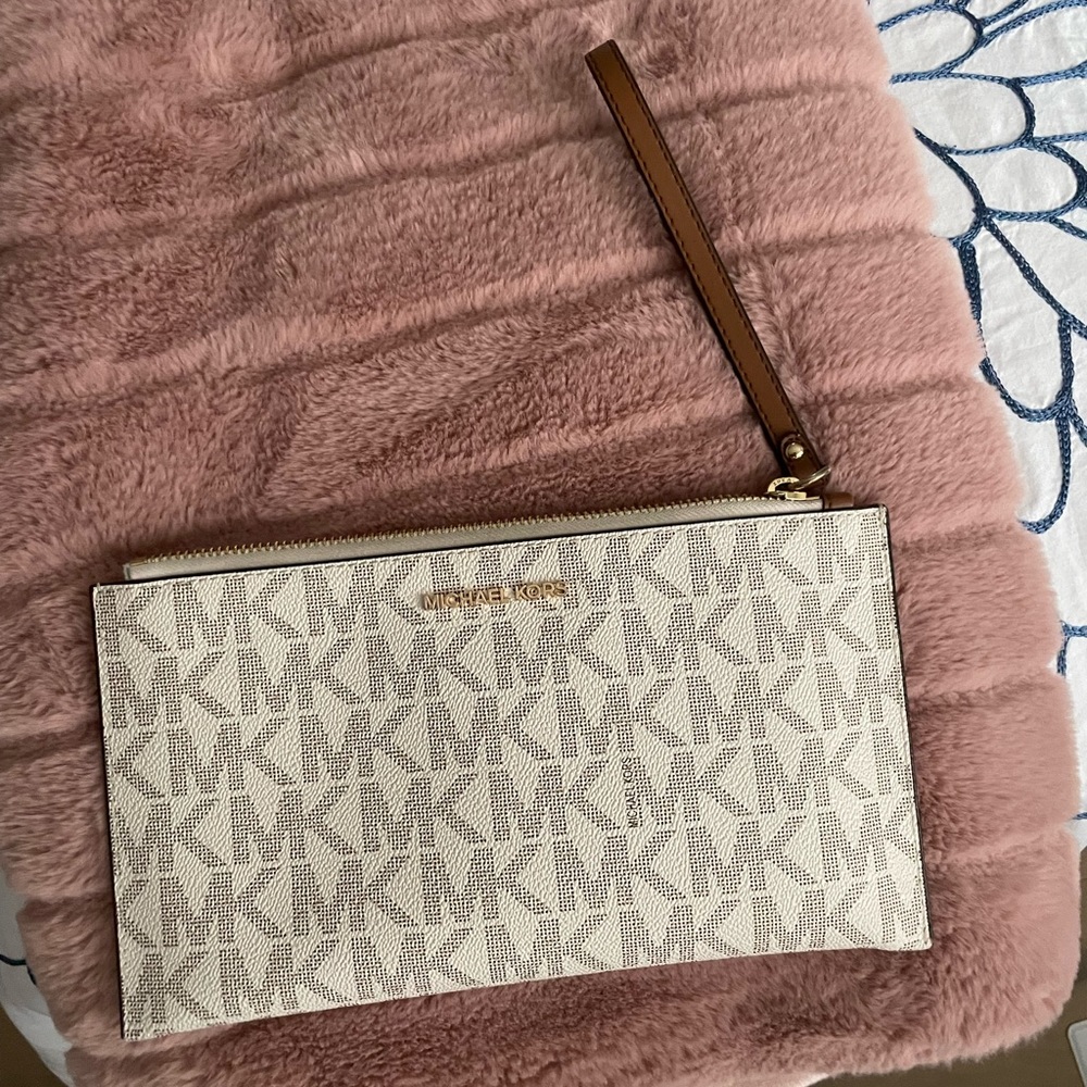 Michael Kors White Jet Set Large Logo Wristlet